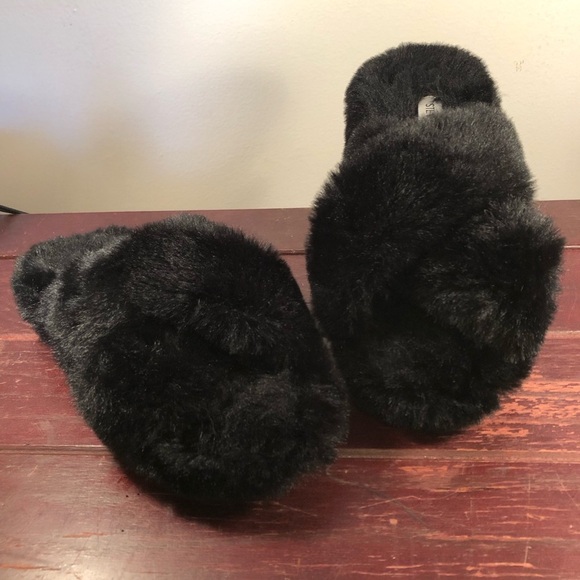 Steve Madden Women s Faux Fur Criss Cross Comfy Slippers, Black M (7-8) NWT - Picture 10 of 10